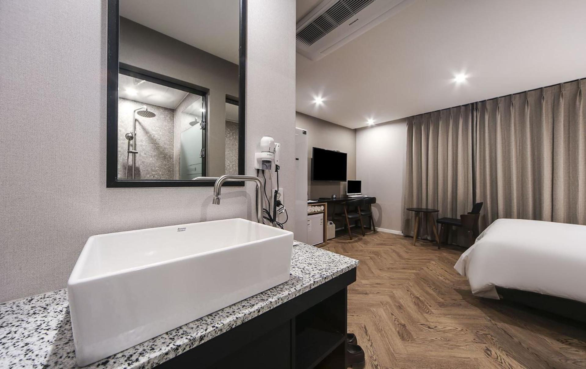 Maron Hotel Nampo Busan Bagian luar foto