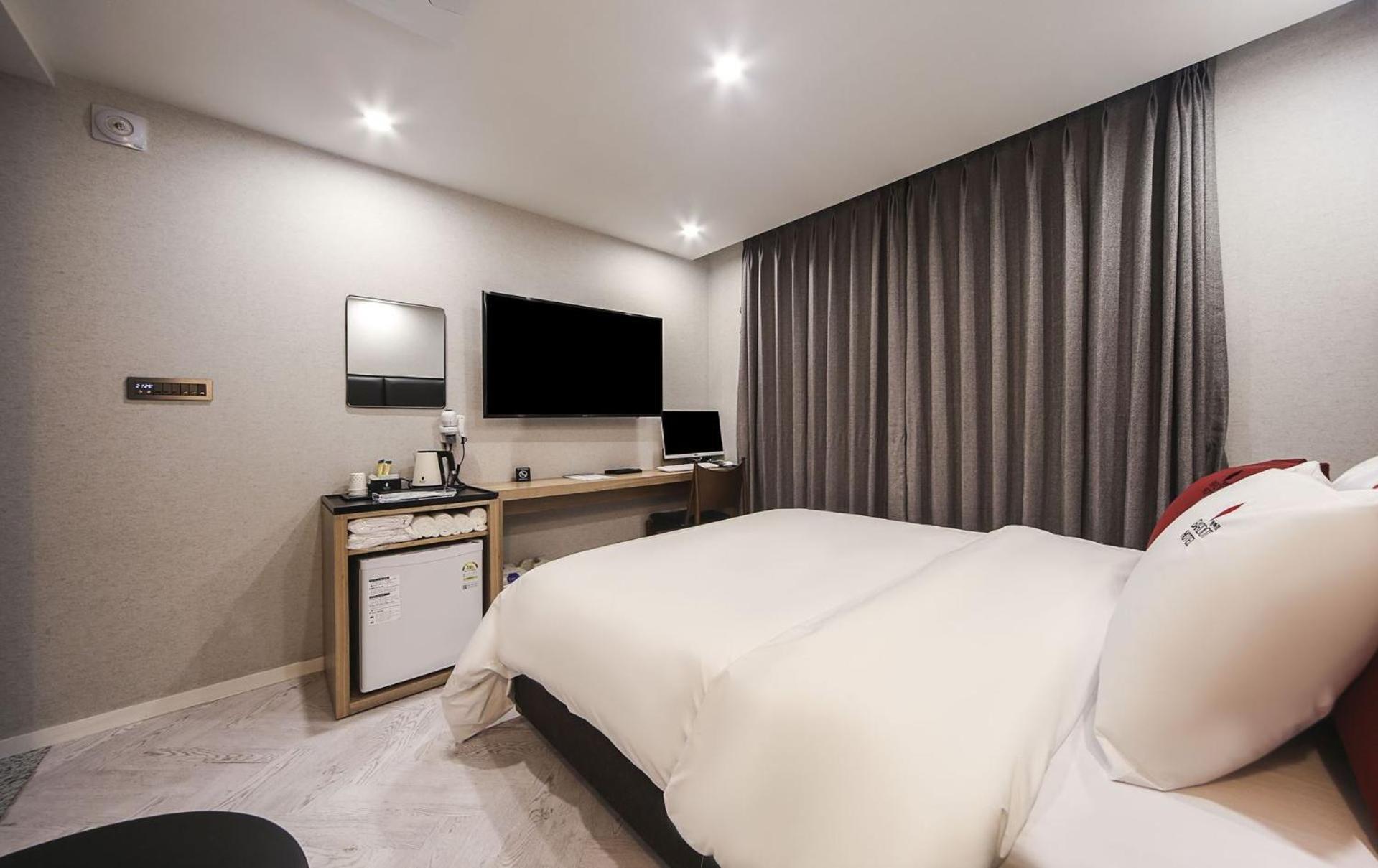 Maron Hotel Nampo Busan Bagian luar foto