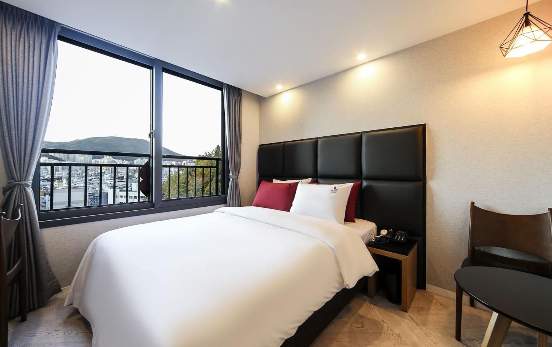 Maron Hotel Nampo Busan Bagian luar foto
